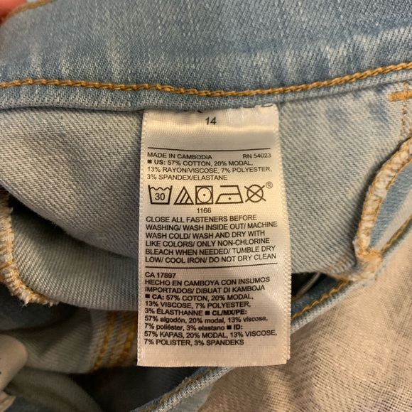 Bundle of 2 girls jeans - Picture 6 of 6